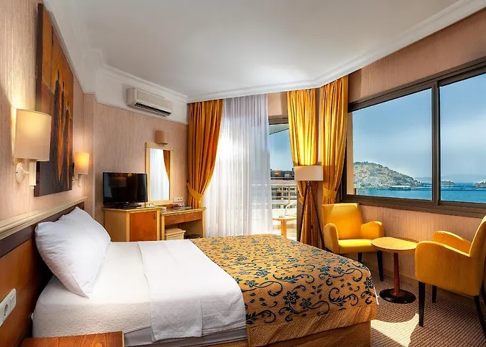 Palm Otel Kuşadası