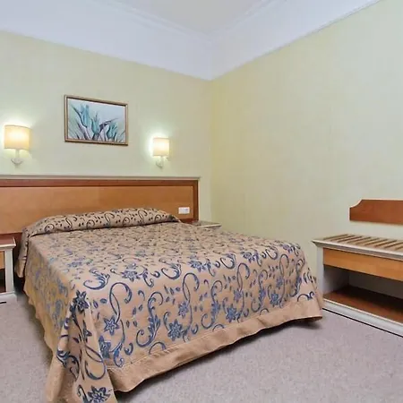 ホテル Palm クシャダス