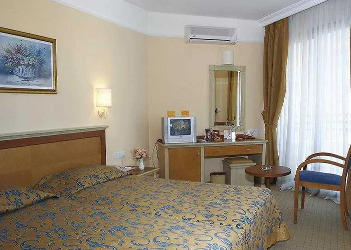 Palm Hotell 4*